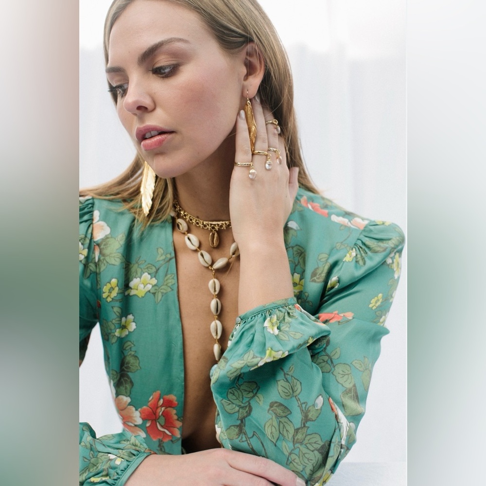 MAJORELLE Teal Floral Tie-Front Blouse - Satin Feel - Bird & Flower print Small